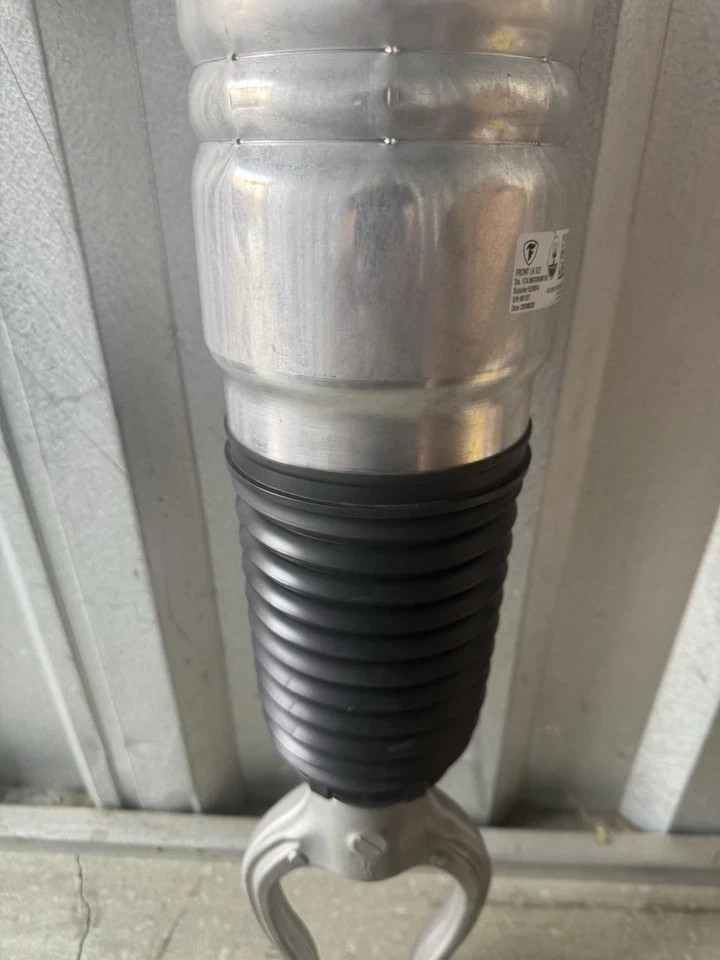 2023 Maserati Granturismo Front Left LH Shock Absorber 06703090150 OEM 120