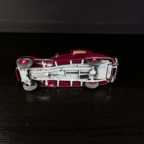 Danbury Mint 1938 Rolls-Royce Phantom III 1:24 Model Diecast Car Garnet Red - Picture 9 of 12