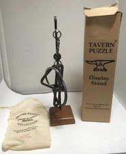 Tucker-jones Tavern Puzzle - W/ Display Stand Clef Hanger