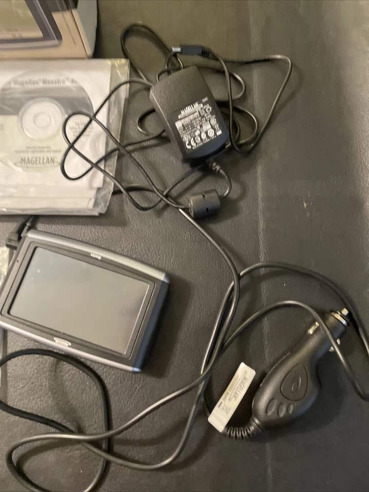 Magellan 4000 Maestro LARGE 4.5" LCD Screen GPS USA MAPS Complete w/ Box - Image 3 of 4