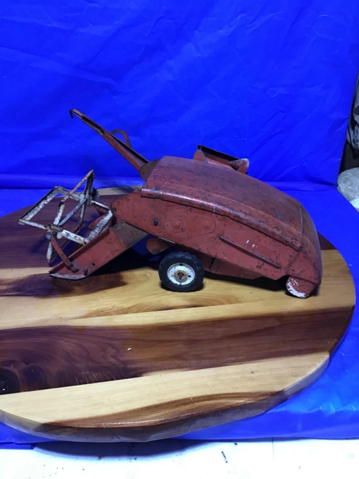 Implemento de granja de juguete escala 1/16 vintage de 1950 tipo tracción a escala Tru C-406 Foto 4 de 4