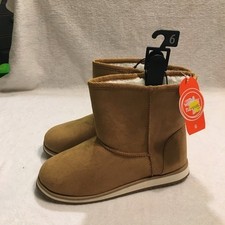 New with tags girls winter Boot 6