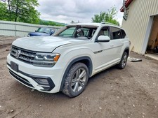 Used Driving Light fits: 2018 Volkswagen Atlas fog-driving Grade A