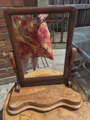Antiker viktorianischer Sepentine Swing Schminktisch Spiegel 22x19x9 Zoll
