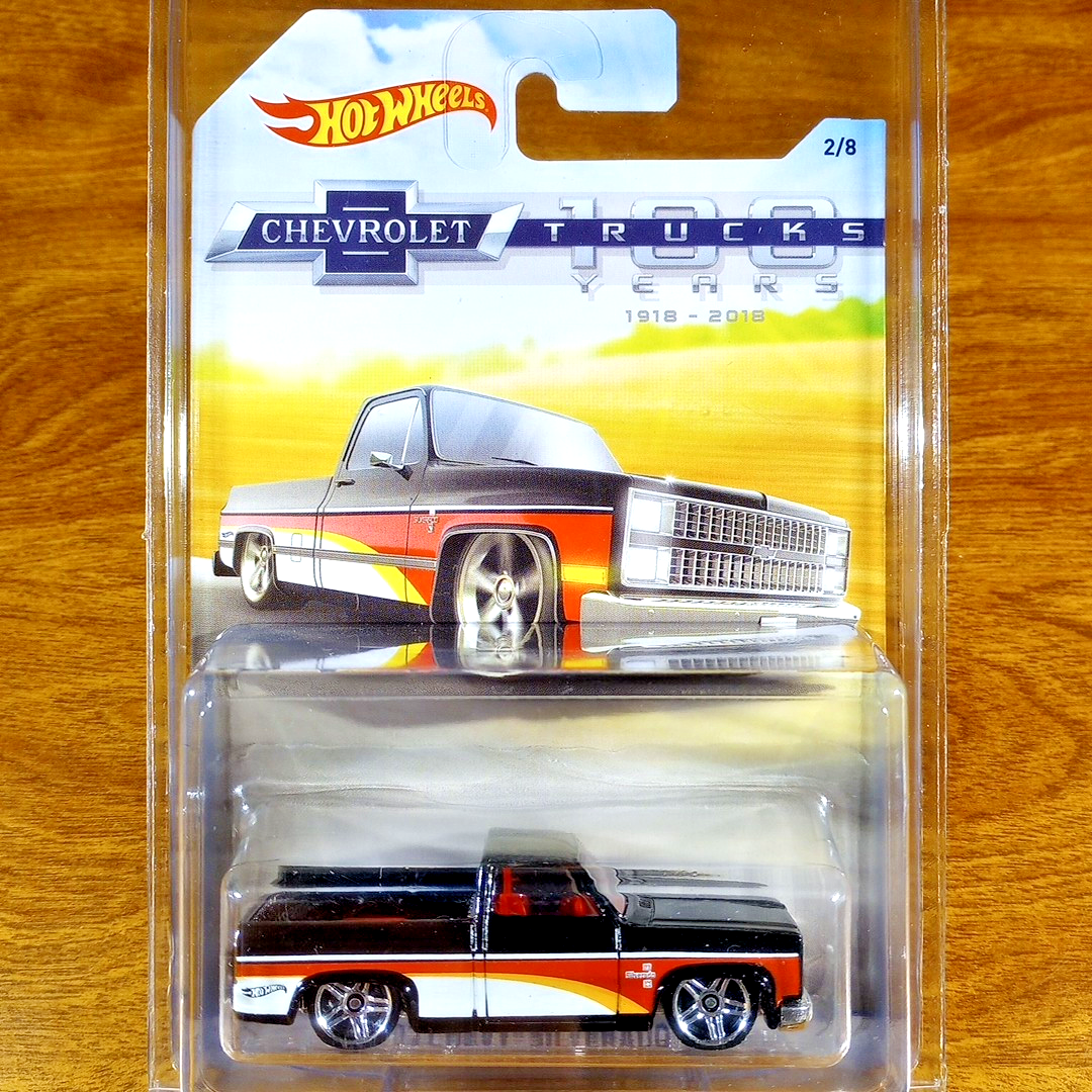 ホットウィール　83 CHEVY SILVERADO　2台セット Hot Wheels '83 Chevy Silverado Assortment Pick Lot | 2 Cars