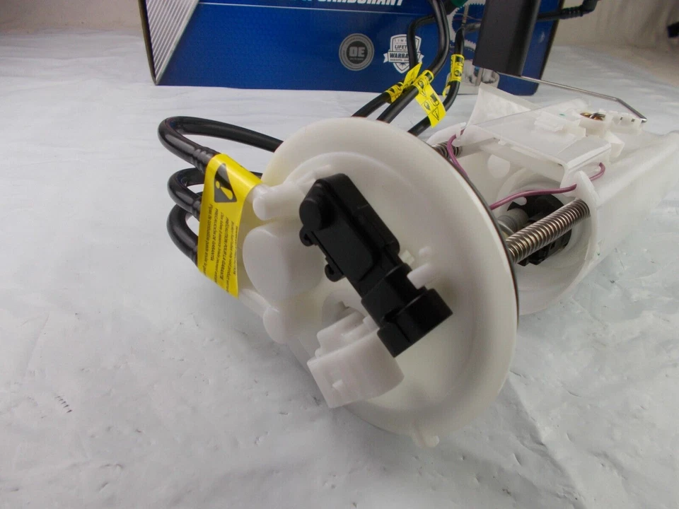 Conjunto de módulo de bomba de combustível CARQUEST M2510473 serve; Malibu & Cutlass 1997 - Imagem 2 de 4