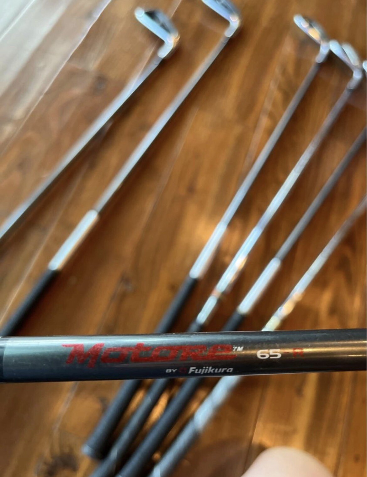 Taylormade R-9 Irons 4-8 With PW/ Fujikura Graphite shafts (JR Set)