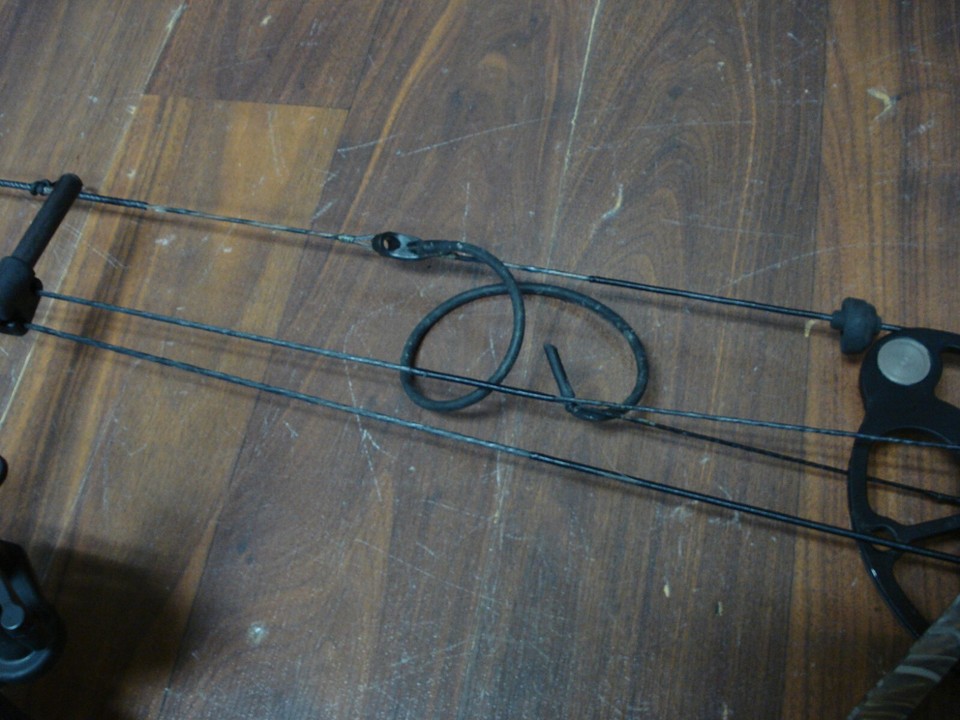 MISSION BY MATHEWS UX2 RIGHTHANDED COMPOUND BOW WITH CASE eBay