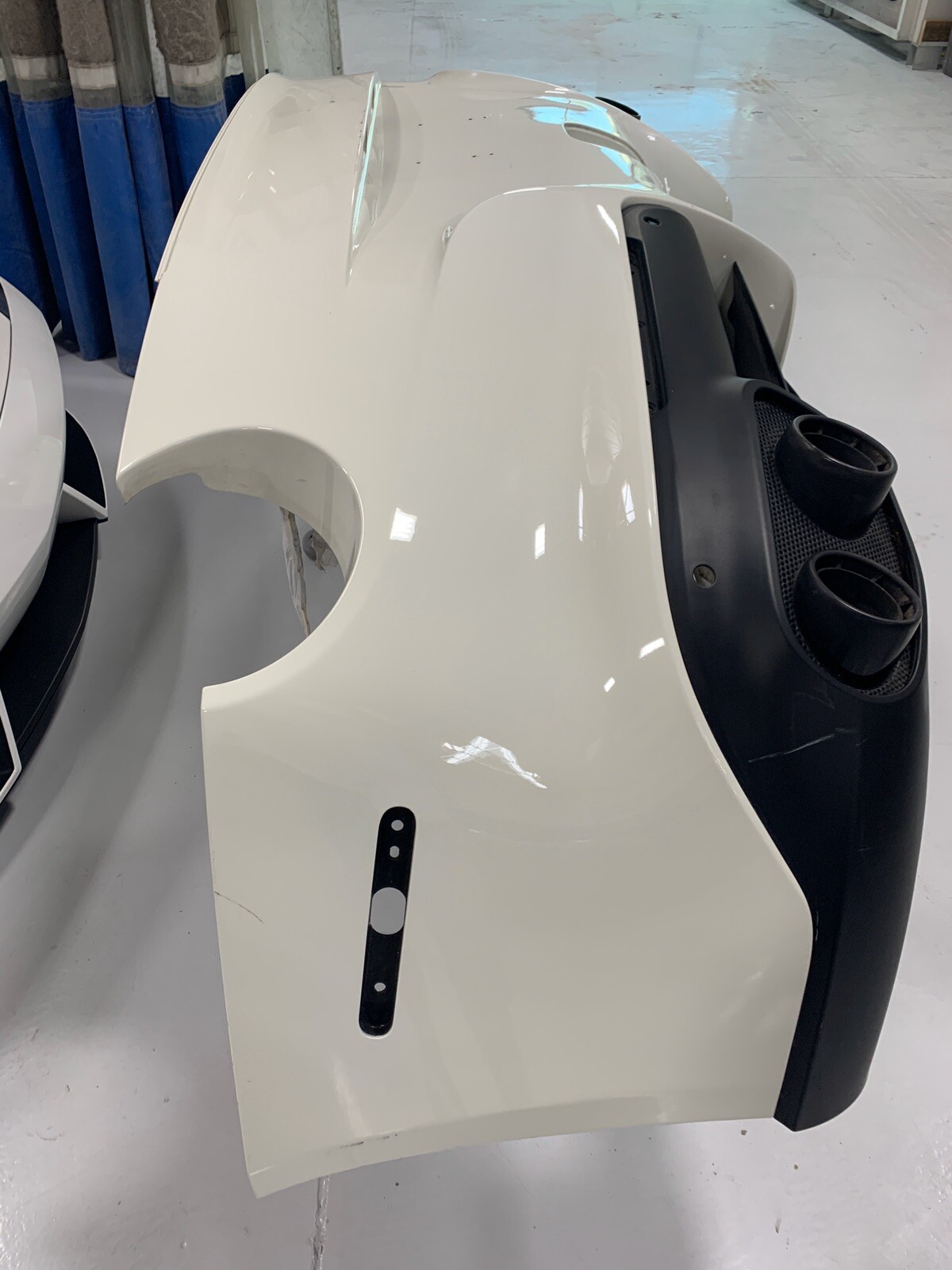 2014 Ferrari F12 Berlinetta BUMPER REAR WHITE INTACT 2014-2016