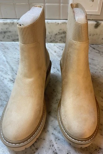 NEW IDIFU Chelsea Chunky Wedge Heel Boot Booties Nude Faux Seude Women Size 8