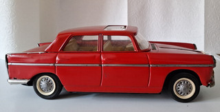 Joustra Peugeot 404 mit Schiebedach