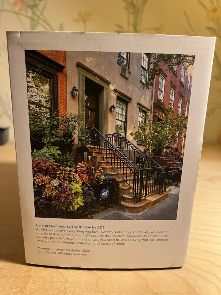 BLUE BY ADT  Smart Home HUB  S40LR1-01 AND INSIDE DOOR CAMARA MODEL#SCH2R0-29 - Image 3 of 4