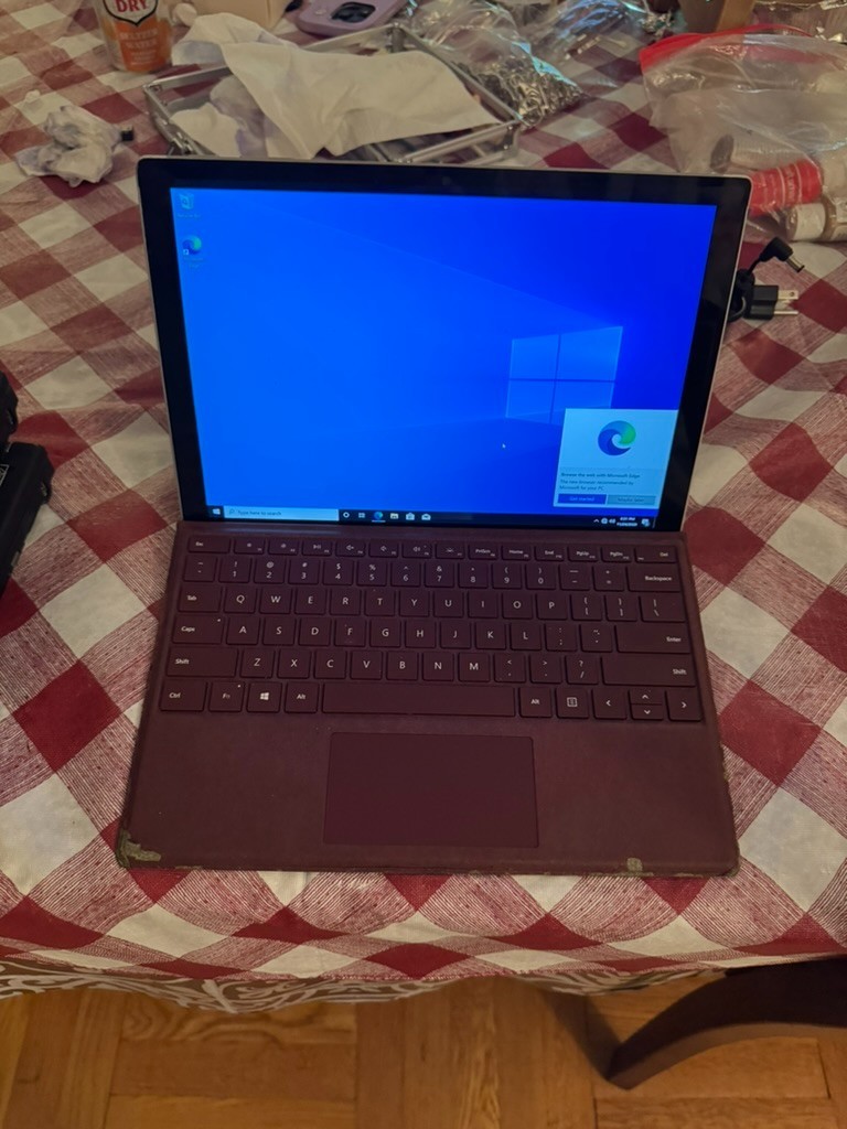 Microsoft Surface Pro 5 (Model 1796) – i7-7660U / 16GB RAM / 500GB