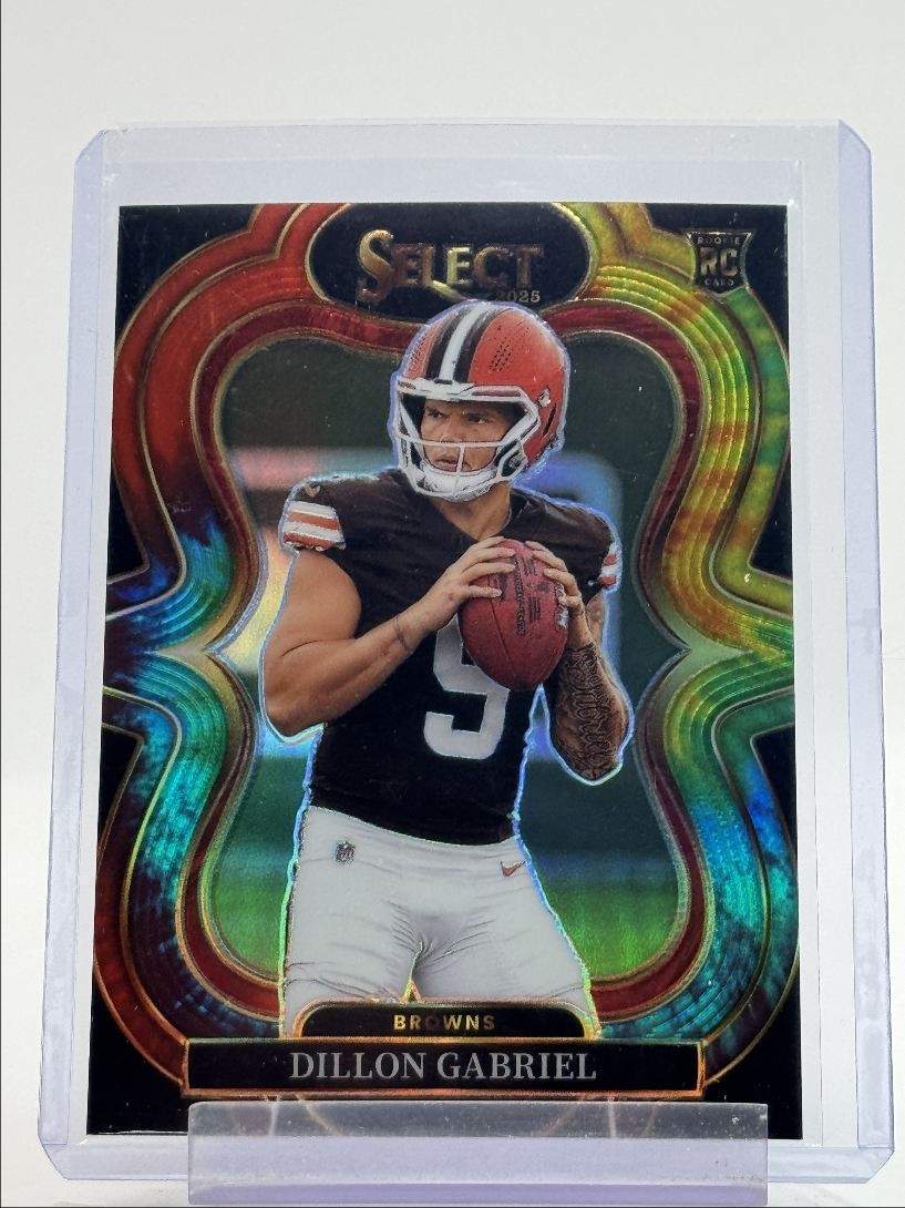 DILLON GABRIEL 2025 SELECT SUITE LEVEL ROOKIE TIE DYE PRIZM RC /25 Q3701