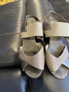 Size 6 Wide Munro Pumps for women