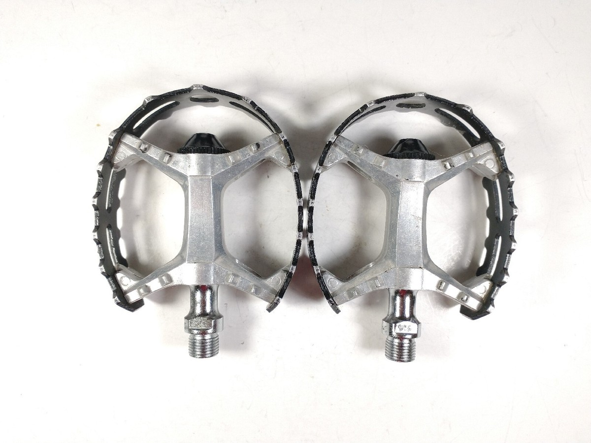bear trap pedals ペダル 1/2 old bmx BICYCLE BMX OLD SCHOOL BEAR TRAP PEDALS 1/2