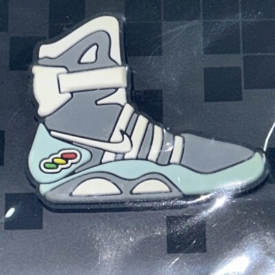 self tying shoes back to the future