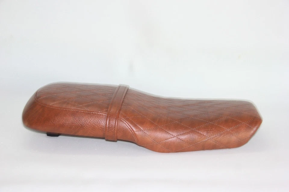 BMW K75 K75S late 1980's-1990's cafe racer Brat style seat 24 inches CODE: A4191 - Image 3 of 4