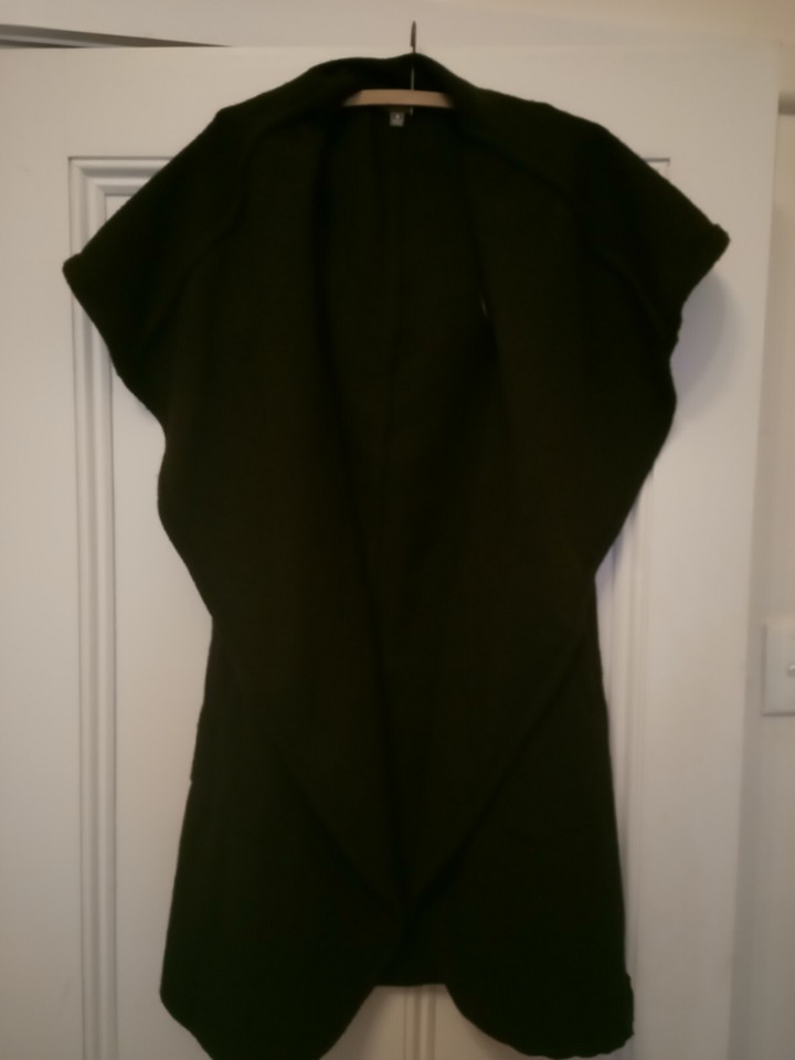 KATIES WOOL BLEND SLEEVELESS JACKET, DRAPE FRONT.KNEE LENGTH. BLACK, SZ:8-10-12