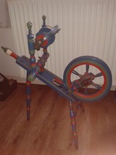 SPINNRAD, HOLZ, BUNT, AUSBAUBAR, 64x64x33 cm. SEHR ALT !!!