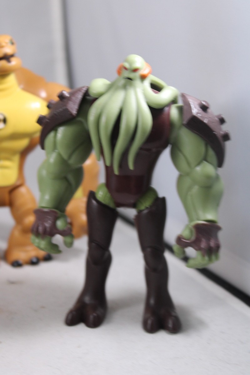 Bootleg Ben 10 Alien Force - Action Figure Cartoon Network Lights