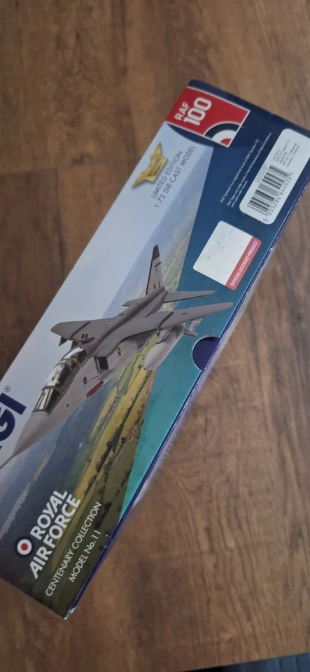 Corgi Av Arch AA35415 1:72 Sepecat Jaguar T.4 RAF No 16 Sqn Coltishall нетронутый - Изображение 2 из 4