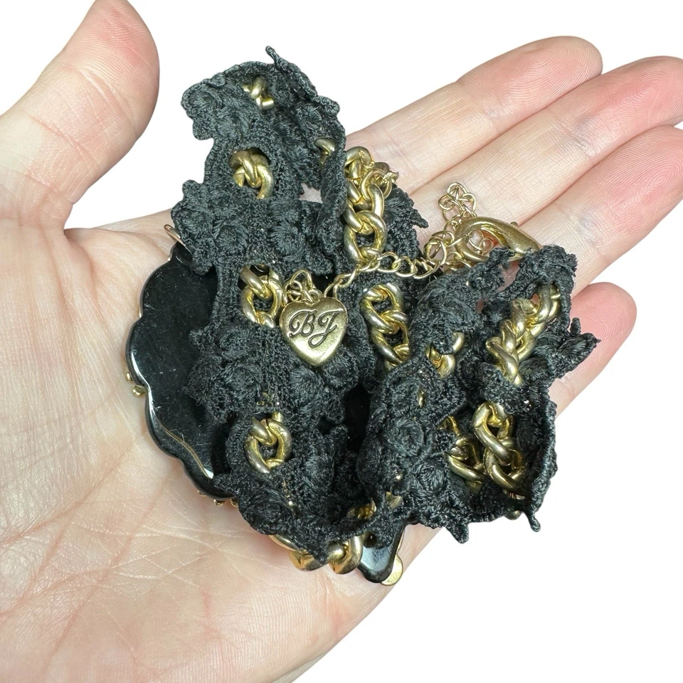 BETSEY JOHNSON Gold Tone LOVE ME Lg Heart CROCHETED Choker NECKLACE Steam Punk - Image 4 of 4