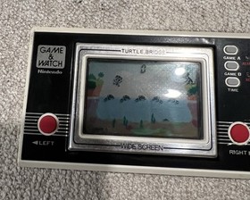 1982 NINTENDO GAME & WATCH TURTLE BRIDGE HANDHELD LCD GAME TESTED WORKING