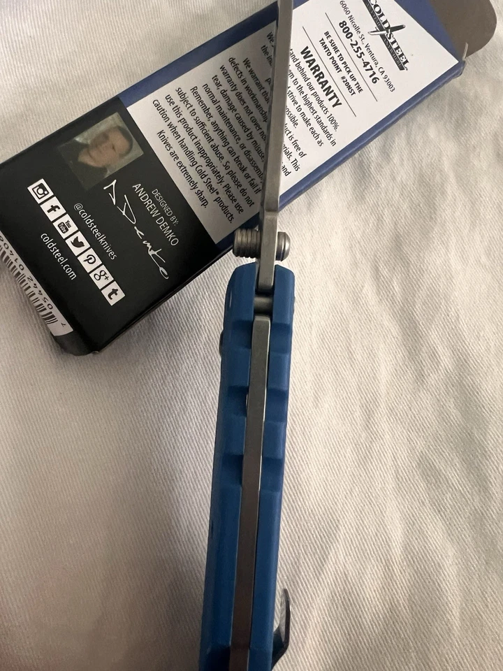 Cold Steel Pro Lite Tanto 4116 German Steel with Blue Nylon Handle - Image 3 of 4