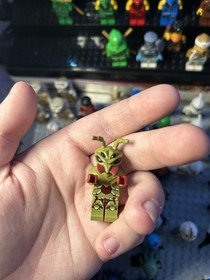 Lego 70708 70709 - Space Galaxy Squad Hive Crawler Mantizoid Minifig - 2013 Mint