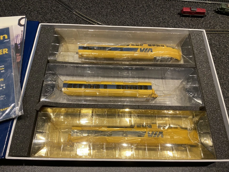 Rapido Turbo Train H0 Via Rail Canada Zugset DC DCC Sound, unbespielt OVP - Bild 2 von 4