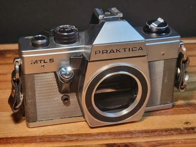 PRAKTICA MTL 5 SLR Camera body.  M42 Mount. Broken 