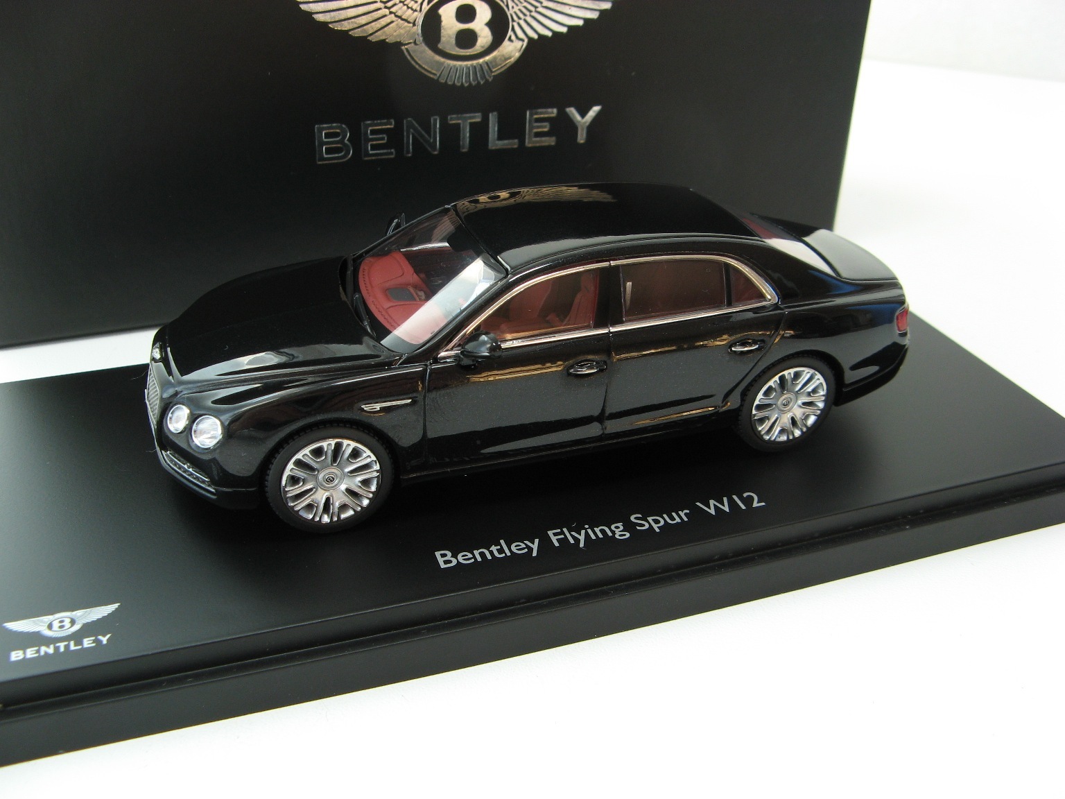 Bentley Flying Spur W12 1 43 KYOSHO Bentley Flying Spur W12 1 43 KYOSHO