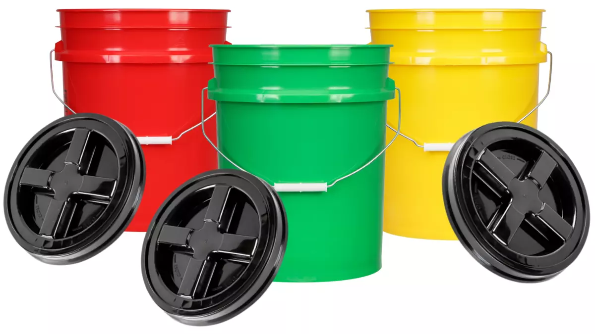 5 Gallon Food Grade Buckets BPA Free with lids pails 90mil Pack