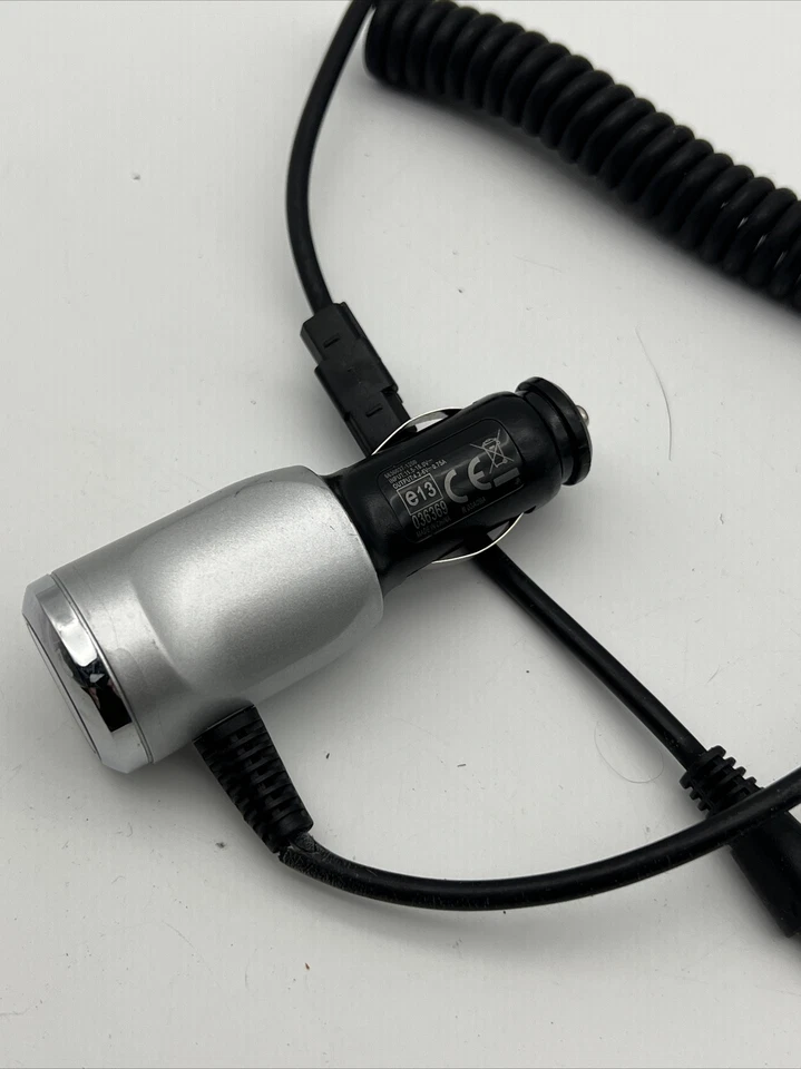 iGo Universal Car Vehicle Power Charger w/New box of Samsung Igo powered tips - Image 4 of 4