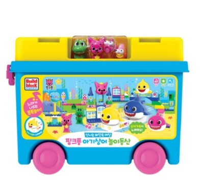 baby shark plastic figures