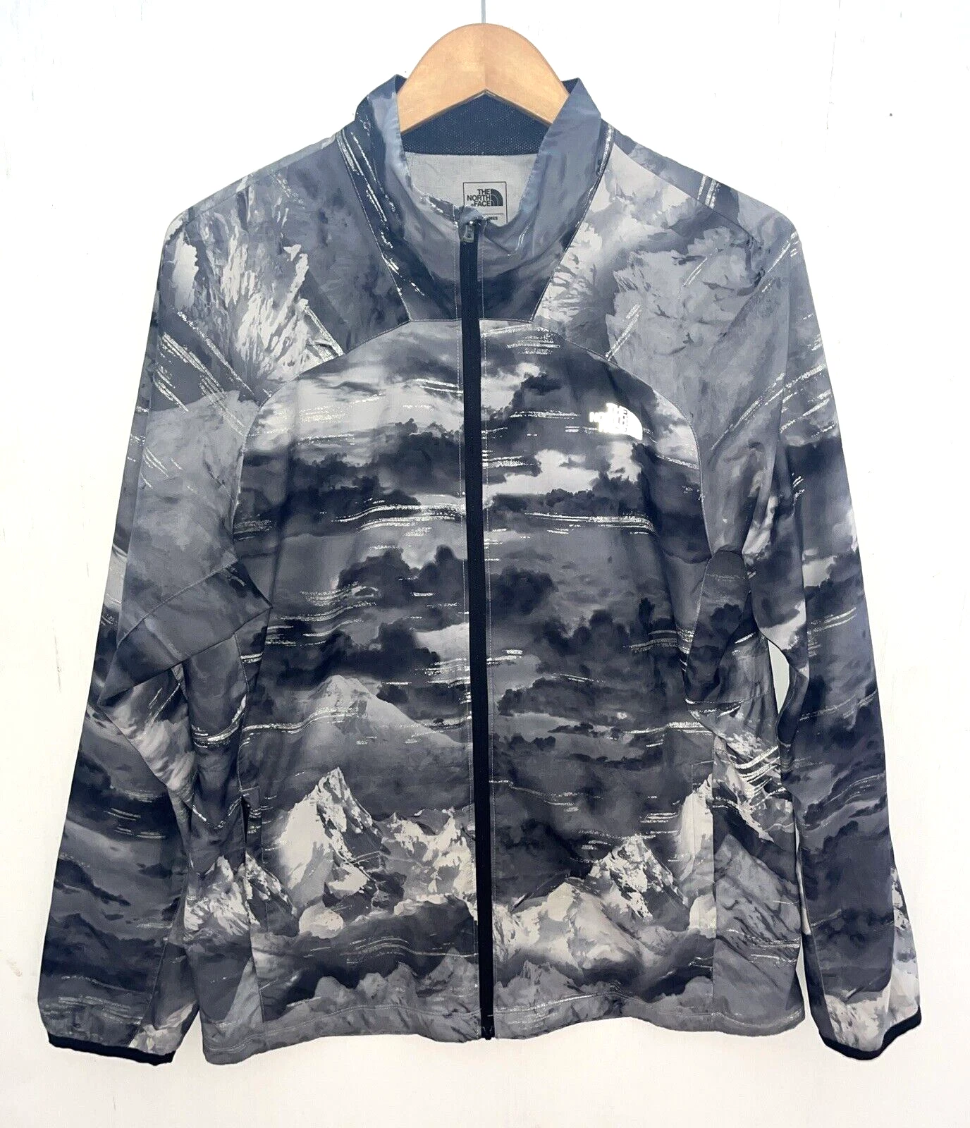 The North Face Flashdry Lightweight Windbreaker Jacket Gray #NF0A3f2P Size L