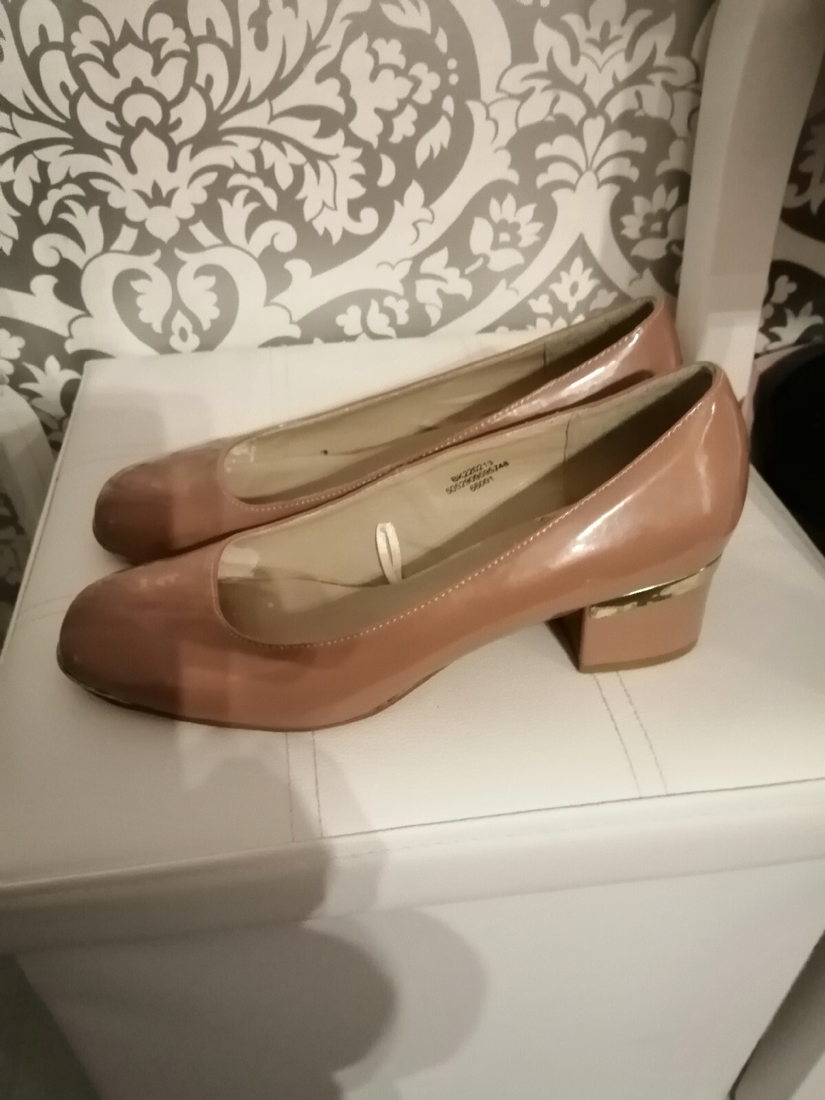 florence and fred Size 7uk Patent Faux Leather  Court Shoe 2"heel Lovely... image 4