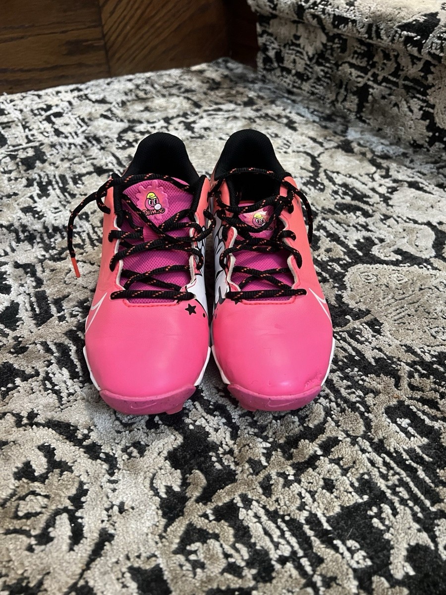 Pink softball, baseball, Nike Hyperdiamond 4 Keystone GG cleats