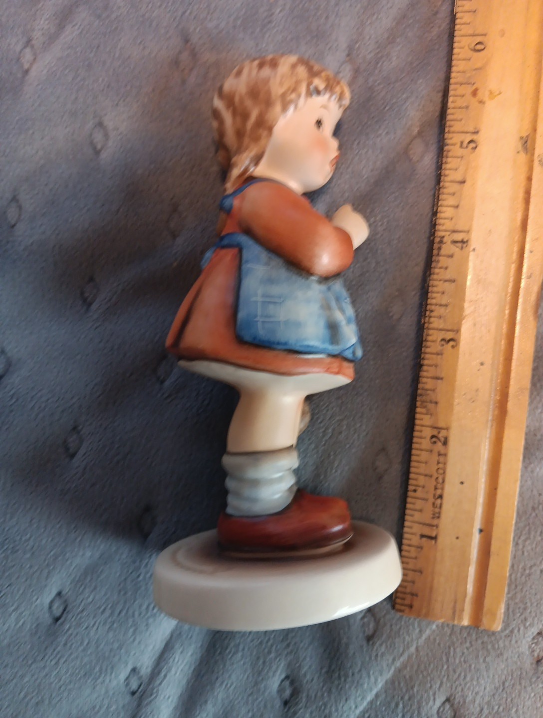 Goebel Hummel #486 “I Wonder” Club Exclusive Edition 1990/91 5.25" Tall Ex-Cond