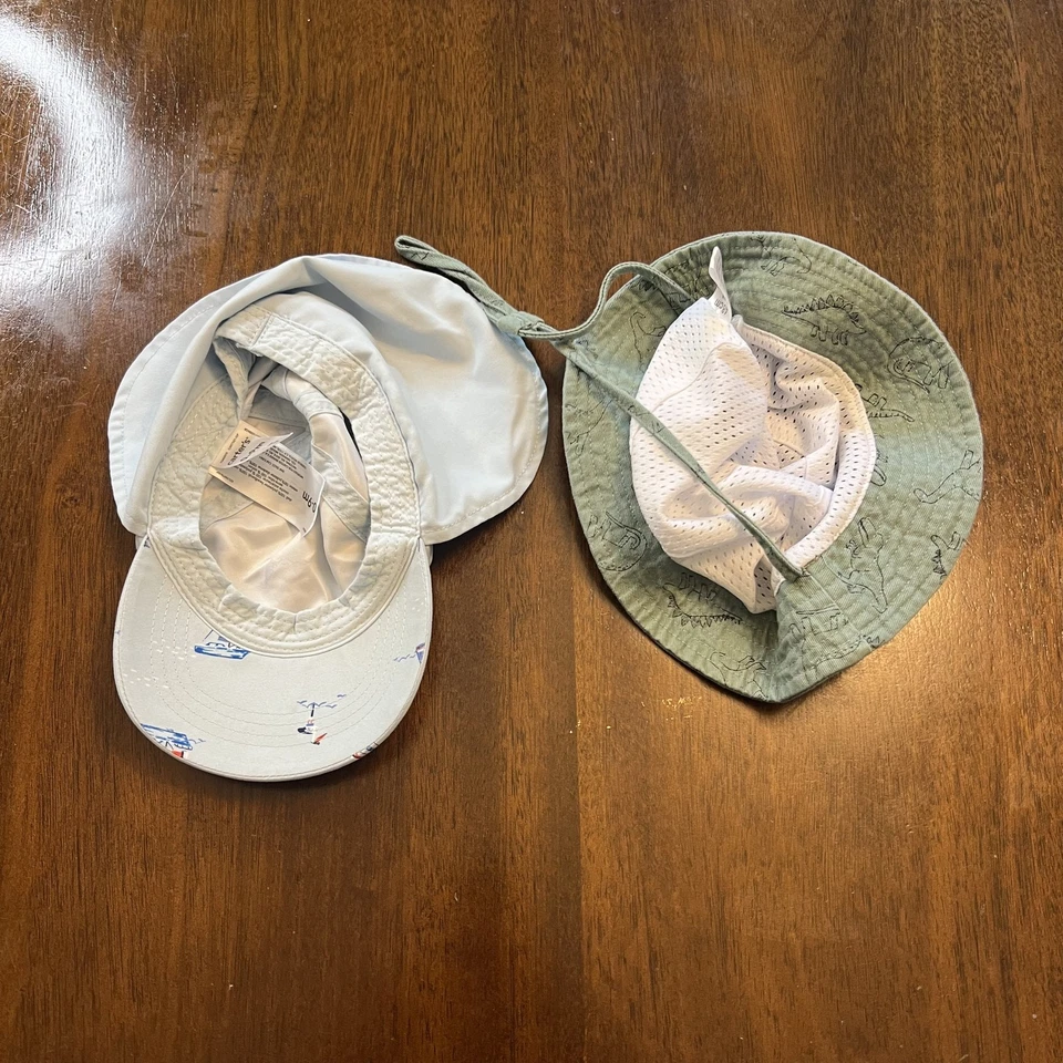 Lindo juego de sombreros cubo para bebé - diseño Carter's & Dinosaur Foto 2 de 4