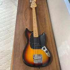 Squier Mustang Bass Sunburst Consegna sicura dal Giappone