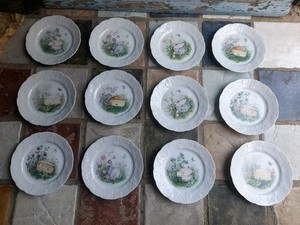 Petit pichet à motif floral en porcelaine  Lierre Sauvage  CNP , France - Label Emmaüs