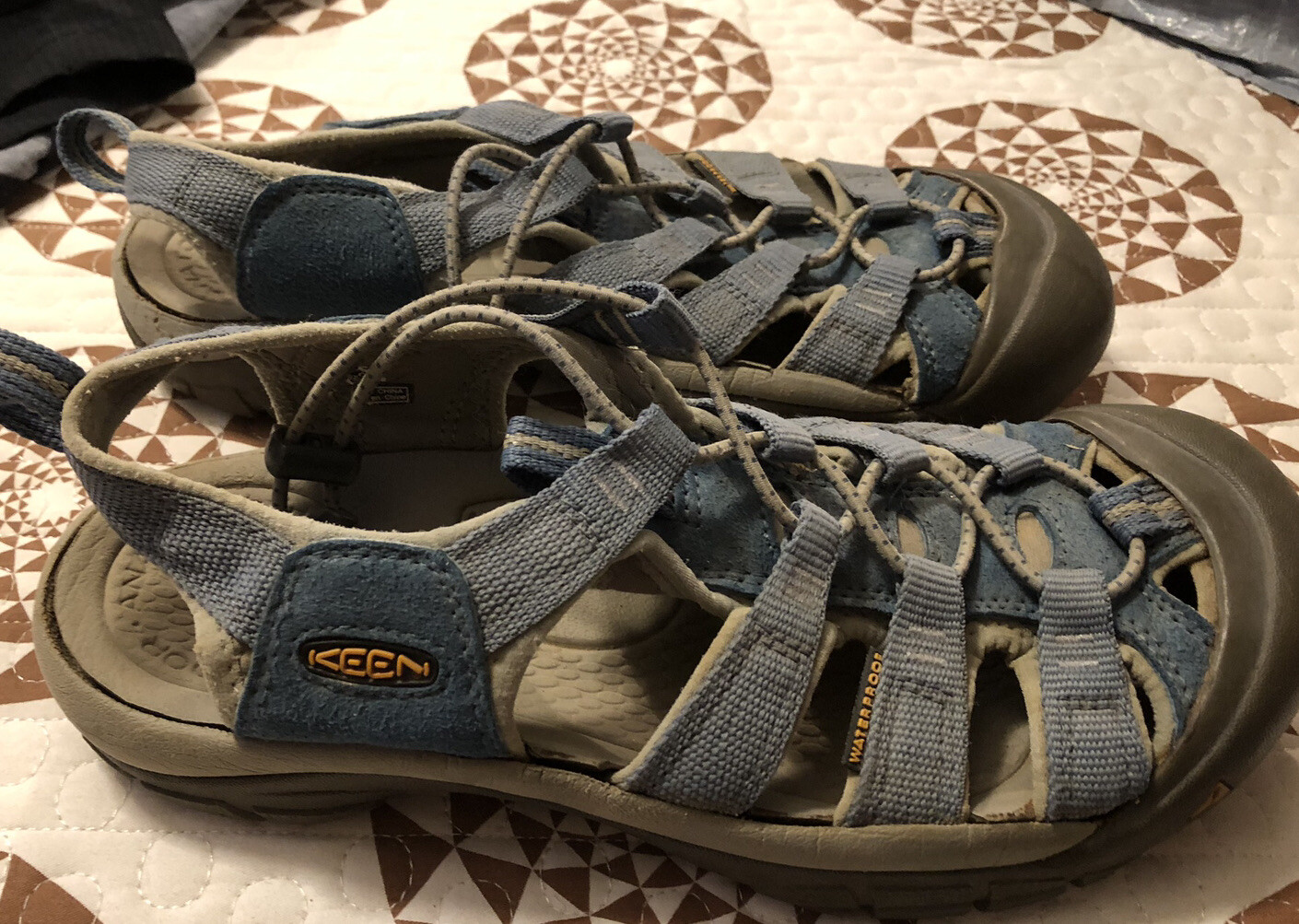 Lotto di 2 paia di sandali infradito donna Keen taglia 7 5