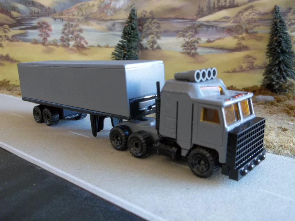 Movie Trucks - Matchbox - Knight Rider Goliath Truck - Kenworth - 1/80 Scale - Image 2 of 4