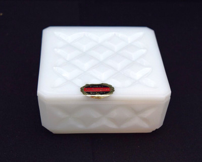 RARE Vtg Anchor Hocking 4-3/8'' Milk-White Glass Square Jewel Box & Cover NOS PH