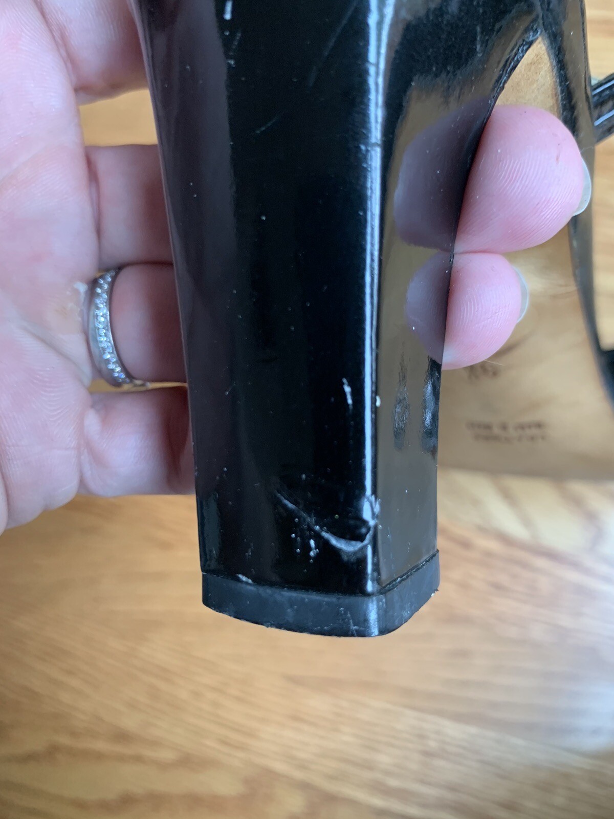 Sandali vintage Yves Saint Laurent in pelle verniciata nera 9 5