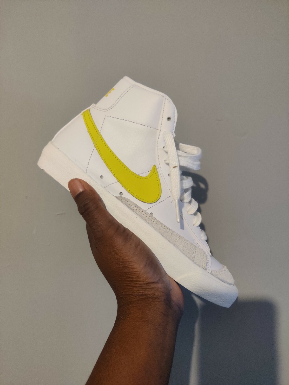 yellow blazer mid