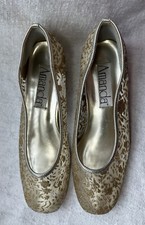 Vintage Womens AMANDA Mesh/Gold Slip On Low Heel Event Shoes Sz 9.5 WW Pre-owned
