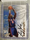 1997-98 Skybox Z-Force Larry Johnson Autographics Auto Knicks